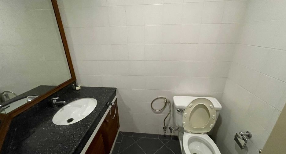 For rent 3 ベッドルーム condo in Watthana, Bangkok