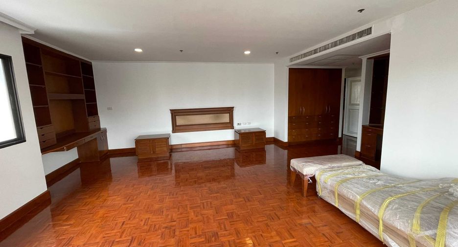 For rent 3 ベッドルーム condo in Watthana, Bangkok