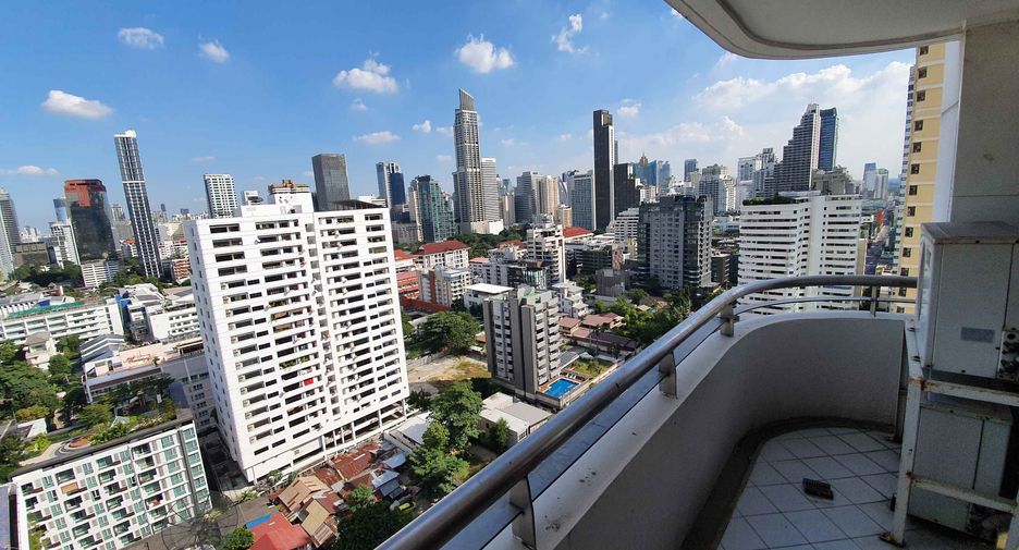For rent 3 ベッドルーム condo in Watthana, Bangkok