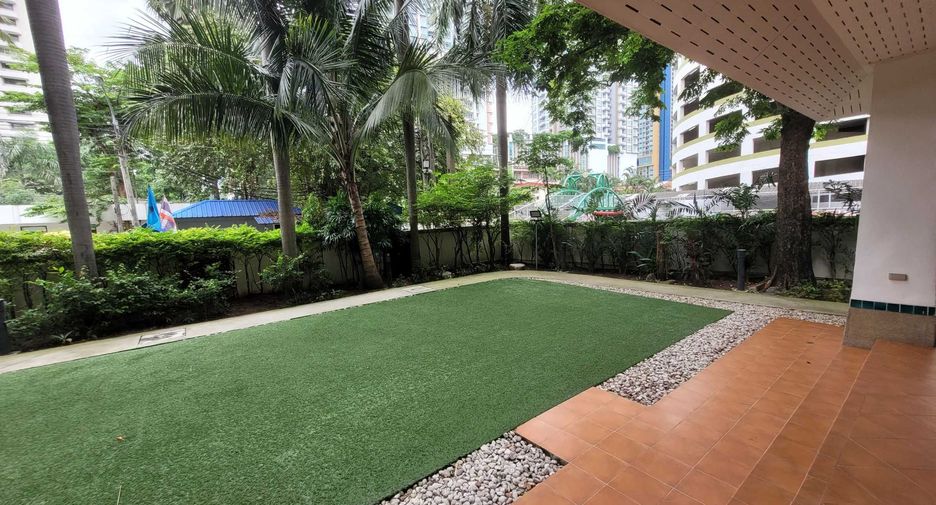 For rent 3 ベッドルーム condo in Watthana, Bangkok