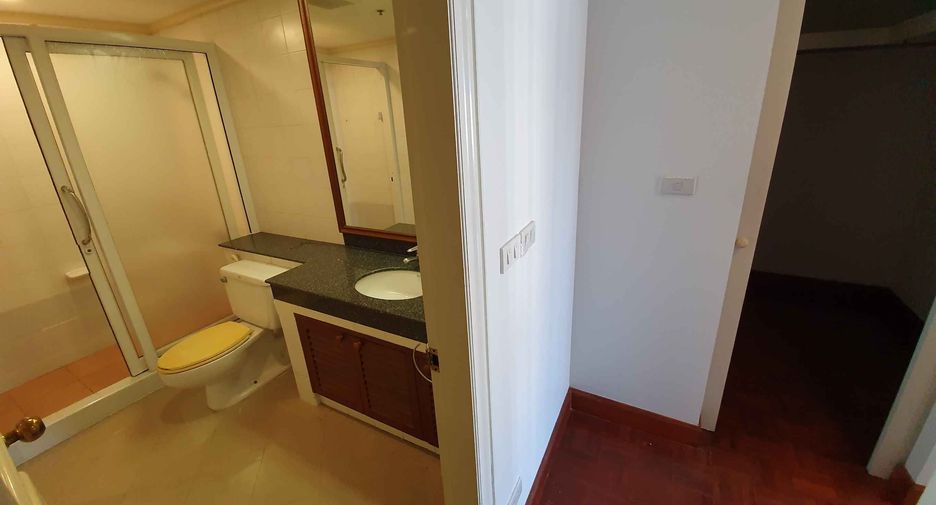 For rent 3 ベッドルーム condo in Watthana, Bangkok