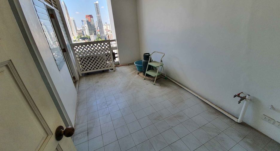 For rent 3 ベッドルーム condo in Watthana, Bangkok