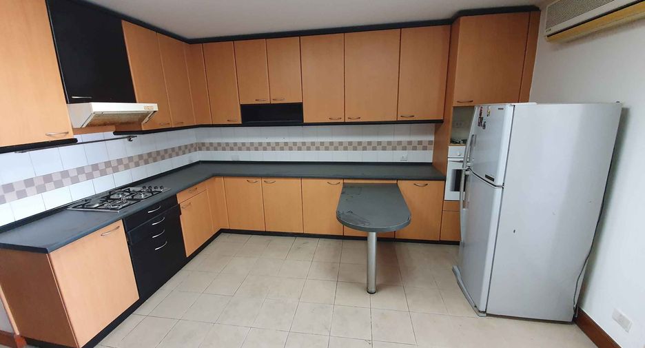 For rent 3 ベッドルーム condo in Watthana, Bangkok