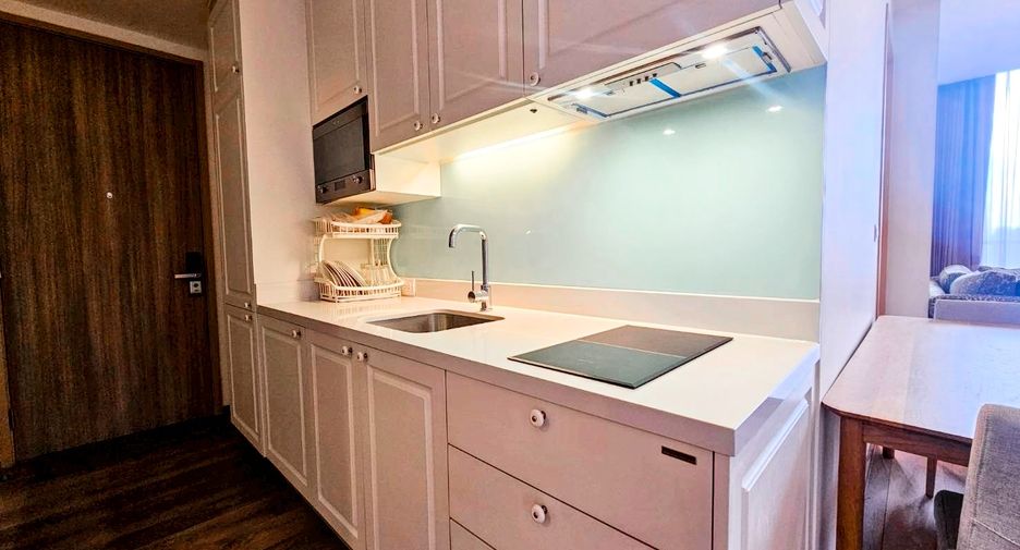 For rent 3 bedrooms condo in Watthana, Bangkok