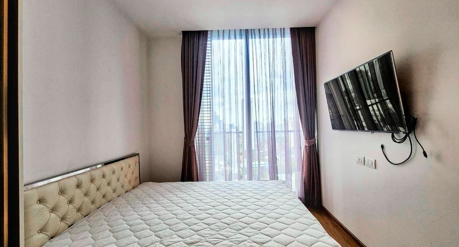 For rent 3 bedrooms condo in Watthana, Bangkok