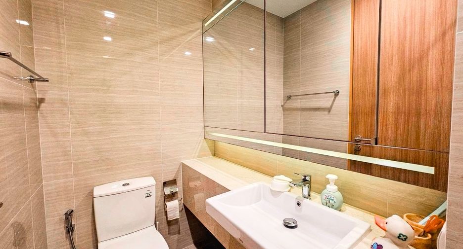 For rent 3 bedrooms condo in Watthana, Bangkok