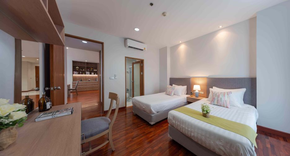 À louer 4 chambres condo à Khlong Toei, Bangkok