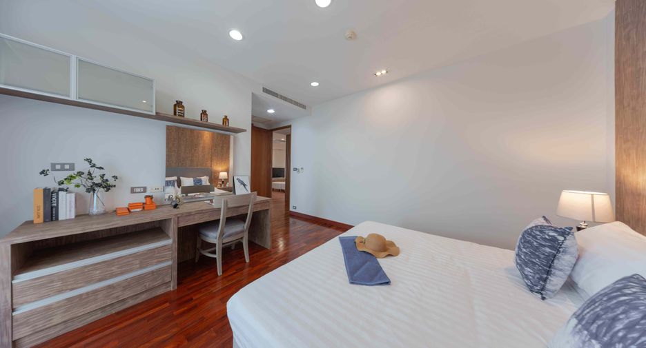 À louer 4 chambres condo à Khlong Toei, Bangkok