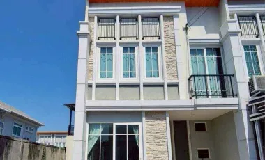 For sale 4 ベッドルーム townhouse in Bang Kruai, Nonthaburi