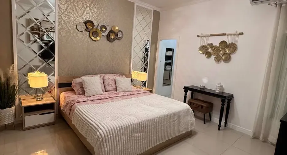Reihenhaus zum Kauf mit 2 Zimmer in Bang Lamung, Chonburi