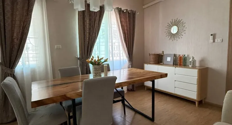 Reihenhaus zum Kauf mit 2 Zimmer in Bang Lamung, Chonburi