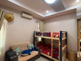 À vendre 2 chambres maison de ville à Bang Lamung, Chonburi