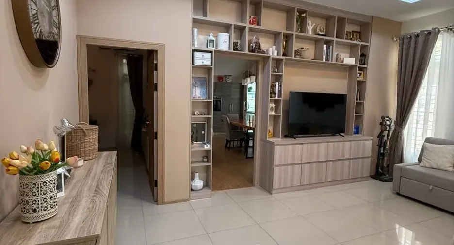 Reihenhaus zum Kauf mit 2 Zimmer in Bang Lamung, Chonburi