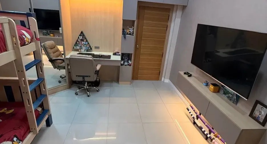 Reihenhaus zum Kauf mit 2 Zimmer in Bang Lamung, Chonburi