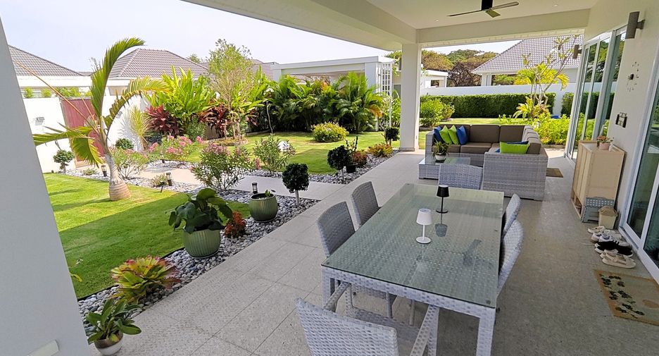 For sale 3 bedrooms villa in Hua Hin, Prachuap Khiri Khan