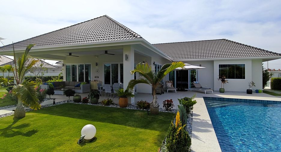For sale 3 bedrooms villa in Hua Hin, Prachuap Khiri Khan