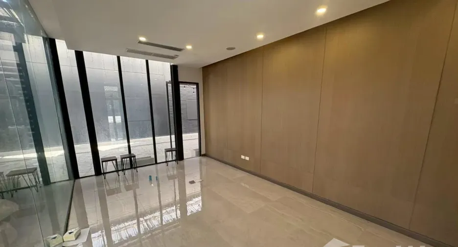 For rent retail Space in Mueang Chiang Mai, Chiang Mai