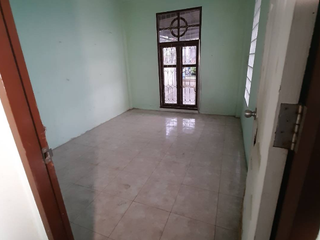 À vendre 1 chambre maison de ville à Pluak Daeng, Rayong
