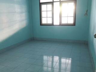 Casa adosada en venta de 2 habitaciones en Mueang Rayong, Rayong