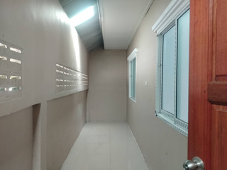 出售 2 卧室 联排别墅 在 Ban Chang, Rayong