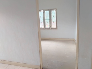 À vendre 3 chambres maison de ville à Pluak Daeng, Rayong