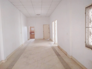 Casa adosada en venta de 3 habitaciones en Pluak Daeng, Rayong