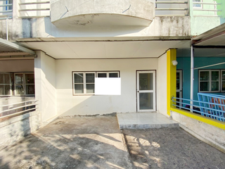 Casa adosada en venta de 3 habitaciones en Mueang Rayong, Rayong