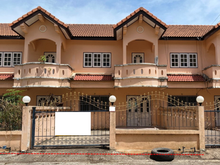 Casa adosada en venta de 3 habitaciones en Mueang Rayong, Rayong