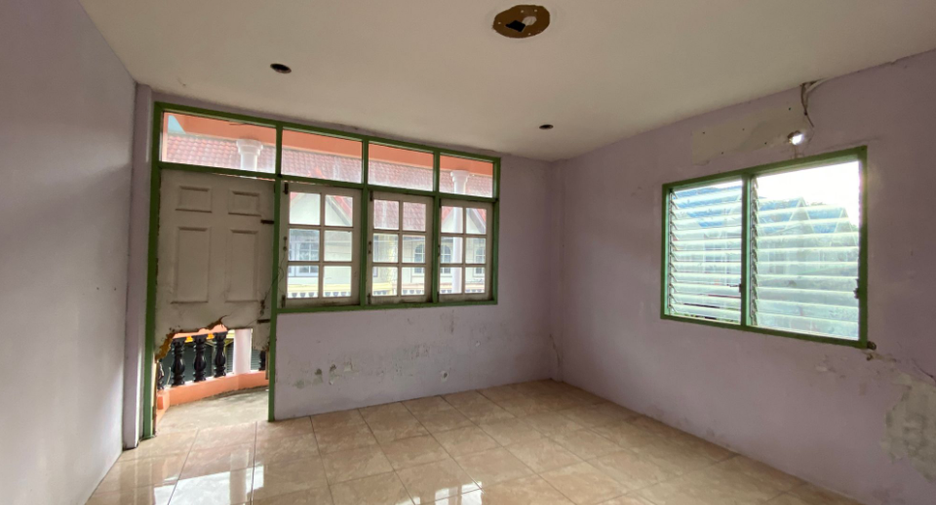 Gewerbefläche zum Kauf mit 2 Zimmer in Mueang Rayong, Rayong