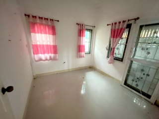 À vendre 2 chambres maison à Pluak Daeng, Rayong