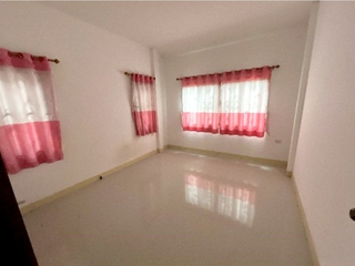 À vendre 2 chambres maison à Pluak Daeng, Rayong