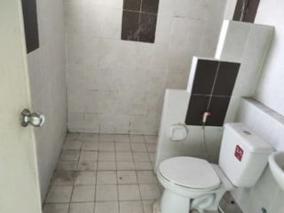 À vendre 2 chambres maison à Pluak Daeng, Rayong