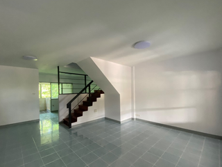 Reihenhaus zum Kauf mit 2 Zimmer in Mueang Rayong, Rayong