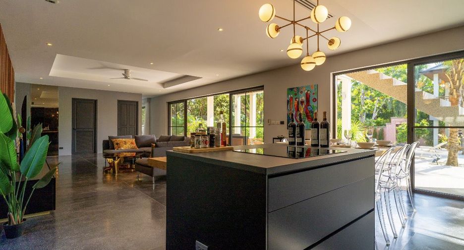 For sale 5 bedrooms villa in Mueang Phuket, Phuket