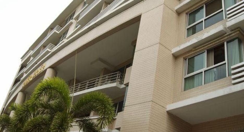 For rent 3 bedrooms condo in Pathum Wan, Bangkok