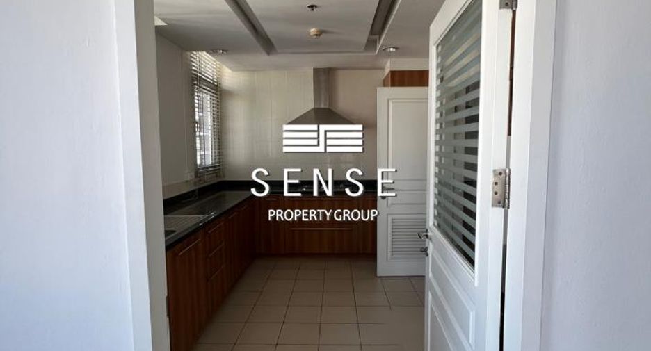 For rent 2 ベッドルーム condo in Watthana, Bangkok