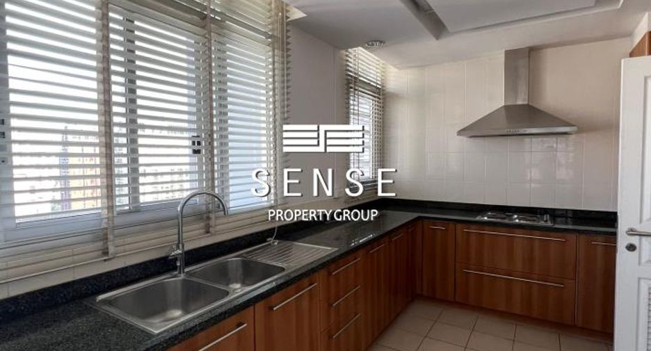 For rent 2 ベッドルーム condo in Watthana, Bangkok