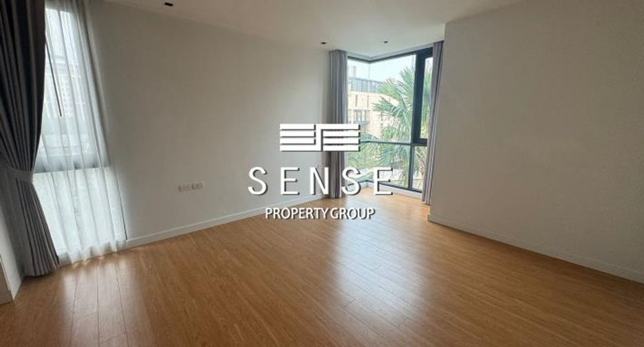 For rent 3 bedrooms condo in Watthana, Bangkok
