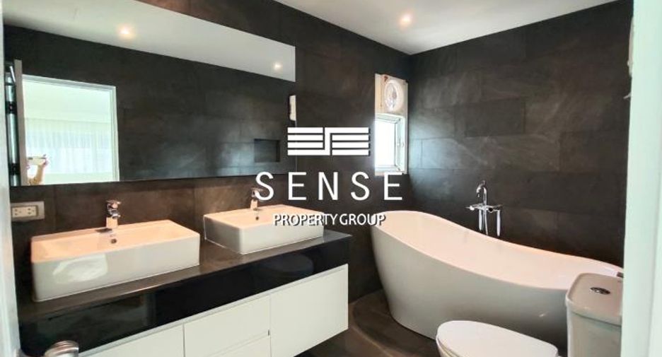For sale 2 ベッドルーム condo in Bang Rak, Bangkok