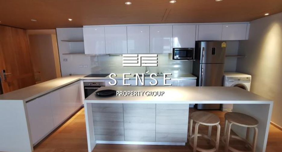 For rent 3 bedrooms condo in Pathum Wan, Bangkok