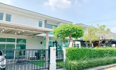 Casa en venta y en alquiler de 4 habitaciones en Lat Krabang, Bangkok