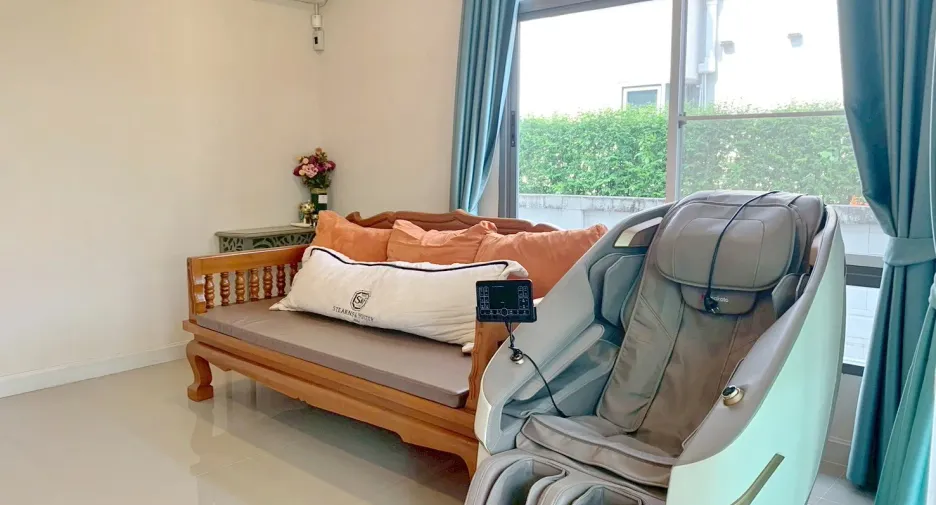 For sale and for rent 4 bedrooms house in Lat Krabang, Bangkok