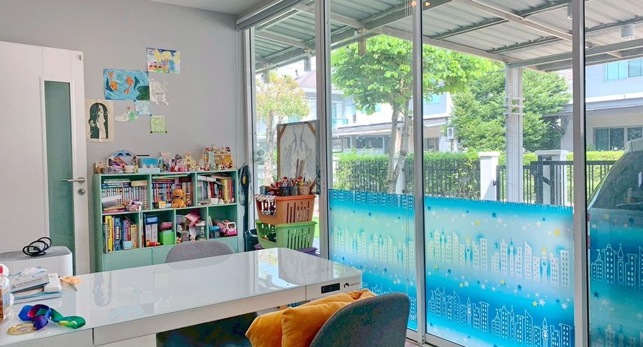 For sale and for rent 4 bedrooms house in Lat Krabang, Bangkok