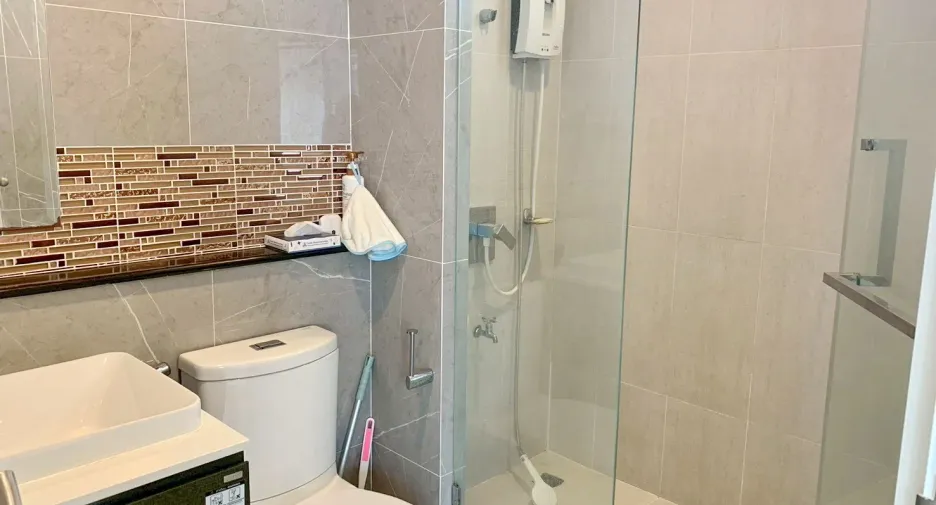 For sale and for rent 4 bedrooms house in Lat Krabang, Bangkok