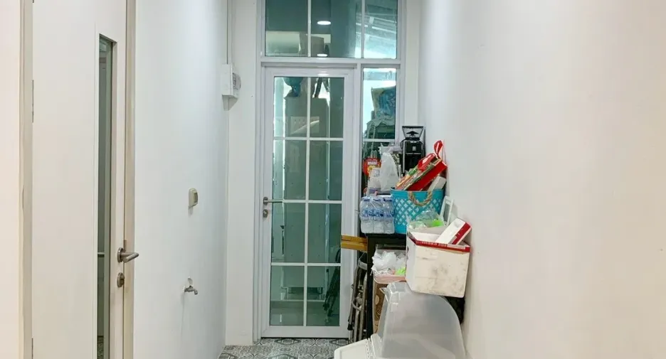 For sale and for rent 4 bedrooms house in Lat Krabang, Bangkok