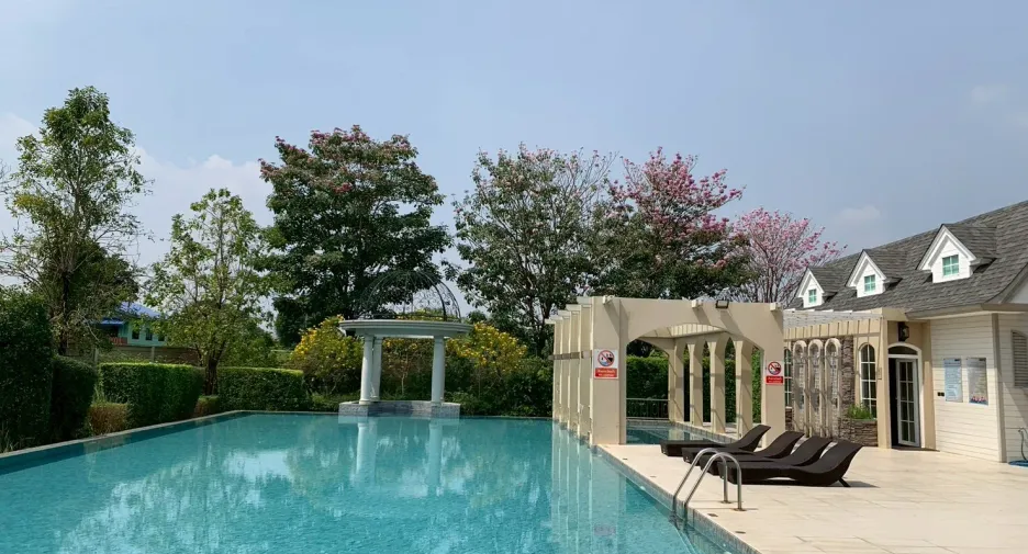 For sale and for rent 4 bedrooms house in Lat Krabang, Bangkok