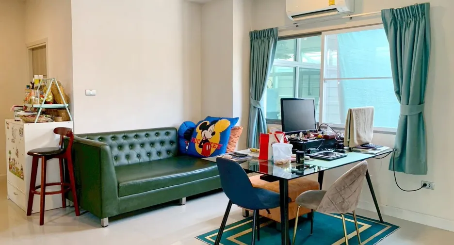 For sale and for rent 4 bedrooms house in Lat Krabang, Bangkok