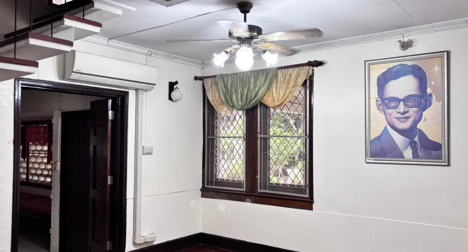 For rent 7 bedrooms office in Phaya Thai, Bangkok