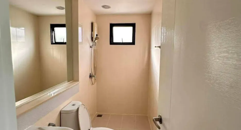 For sale 3 bedrooms townhouse in Bueng Kum, Bangkok