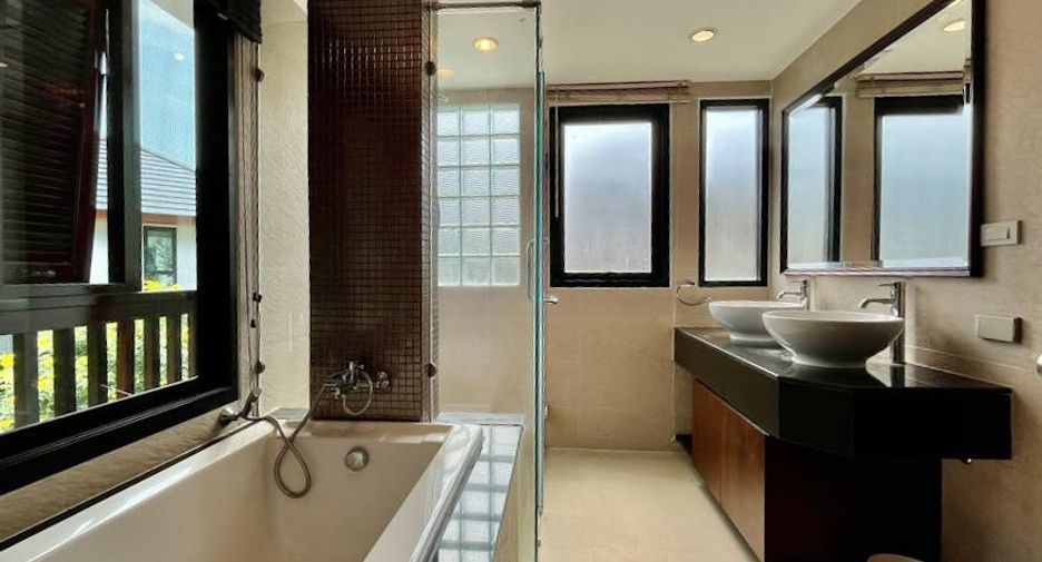 Haus zur Miete mit 4 Zimmer in Bang Lamung, Chonburi